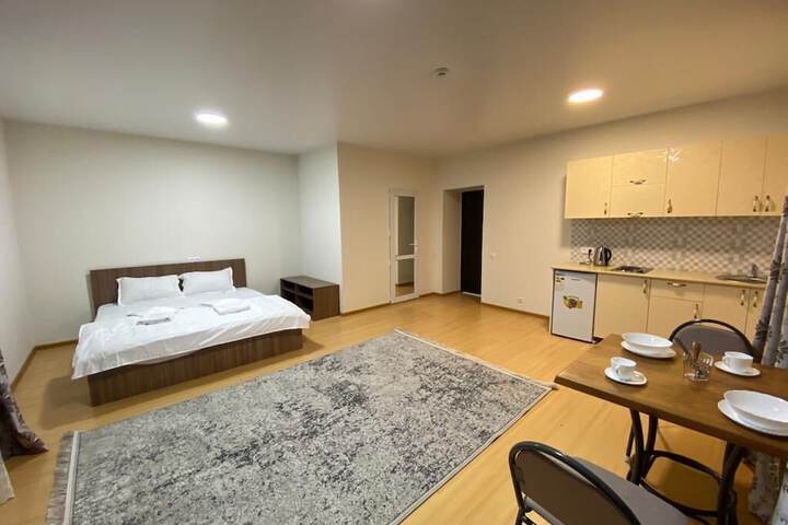 Room 6 of 18