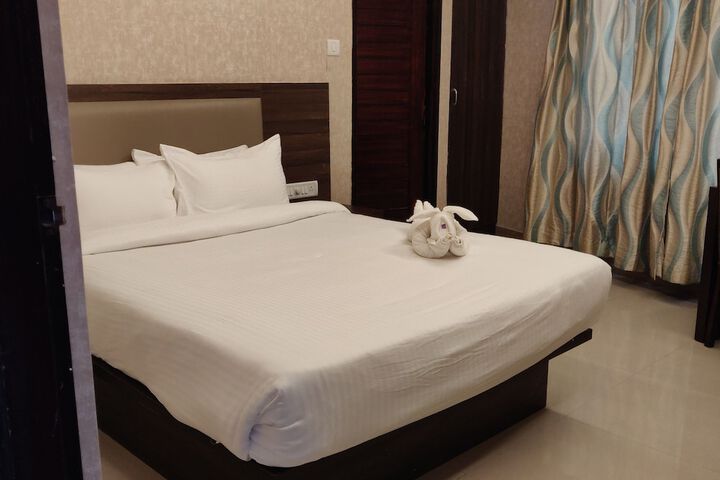 Room 9 of 48