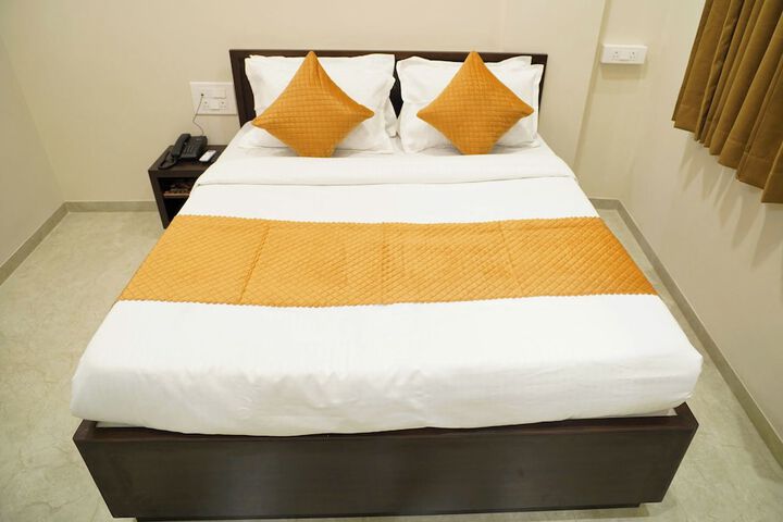 Room 15 of 32