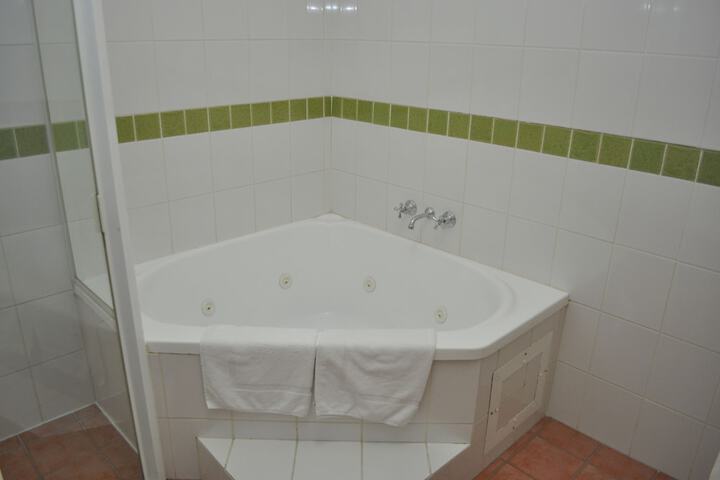Room 6 of 37