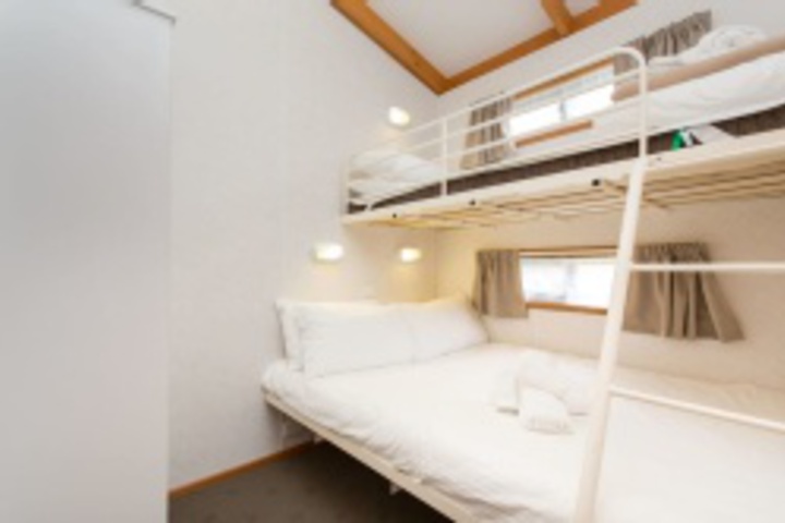 Room 271 of 876