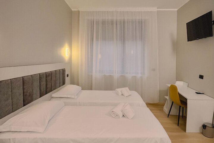 Room 4 of 23