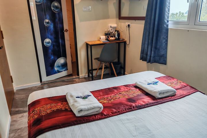 Room 6 of 26