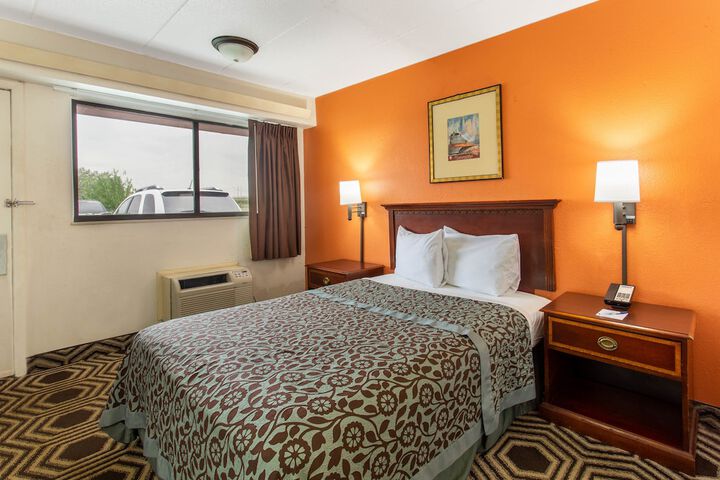 Double Accessible King Size Bed (3 of 7)