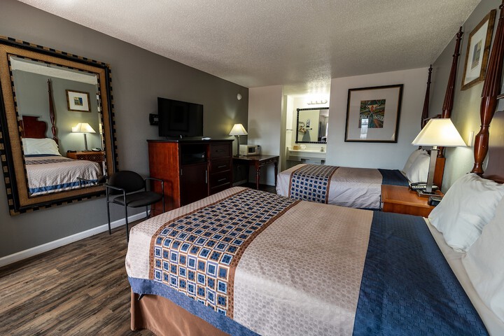 2 Double Beds (2 of 15)