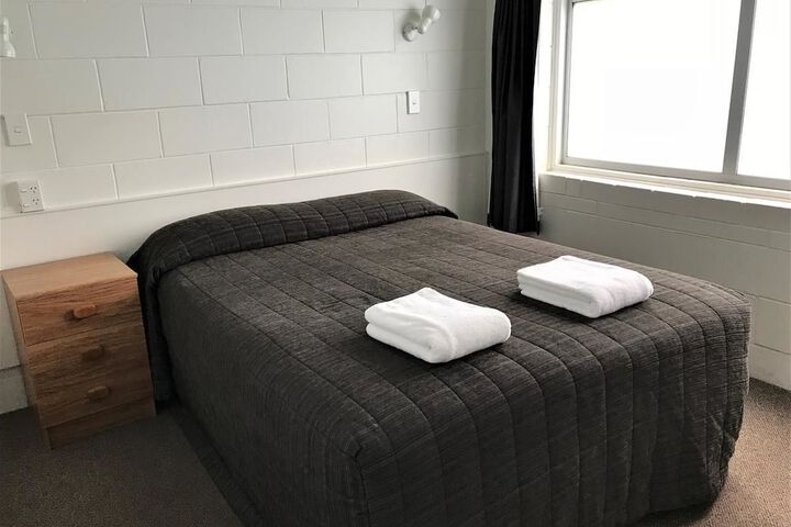 Room 9 of 50