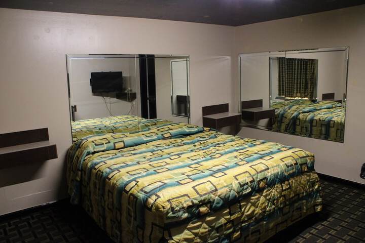 Room 4 of 19