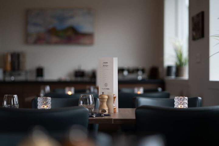 Dining 33 of 72