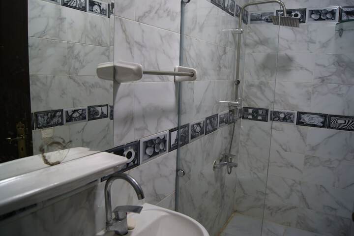 Room 60 of 114
