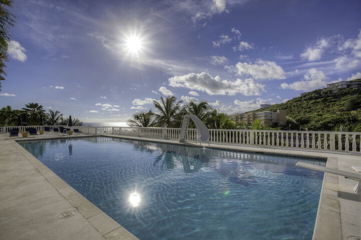 Hotel with Pool