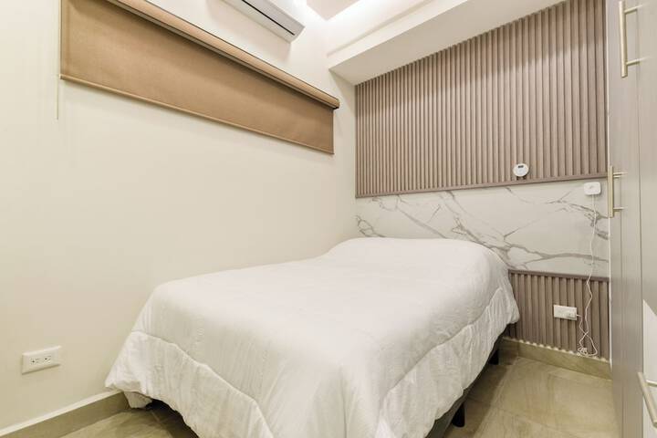 Room 5 of 254