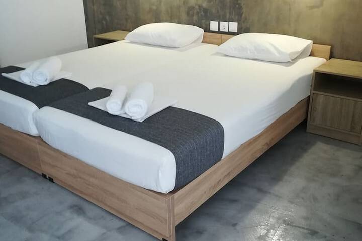 Room 7 of 35