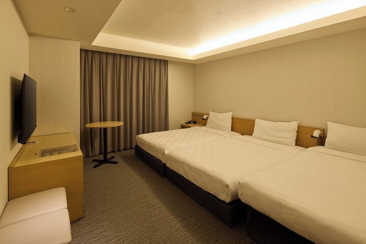 Room 25 of 63