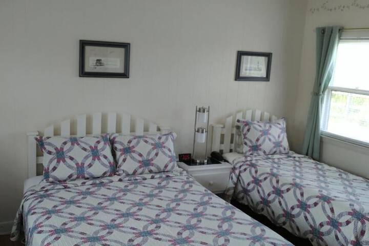Room 8 of 32