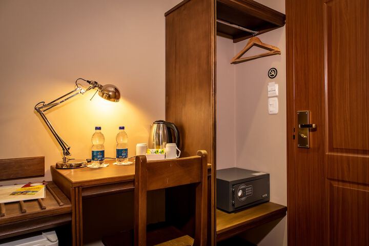 Room 53 of 107