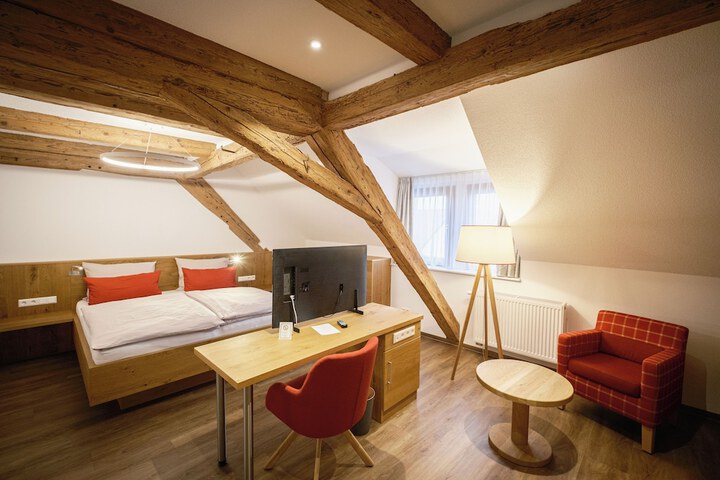 Room 8 of 24