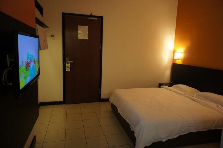 Room 13 of 24