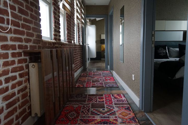 Room 16 of 85