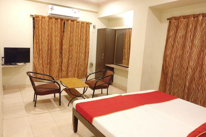 Room 5 of 11