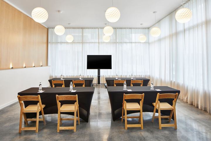 Meeting facility