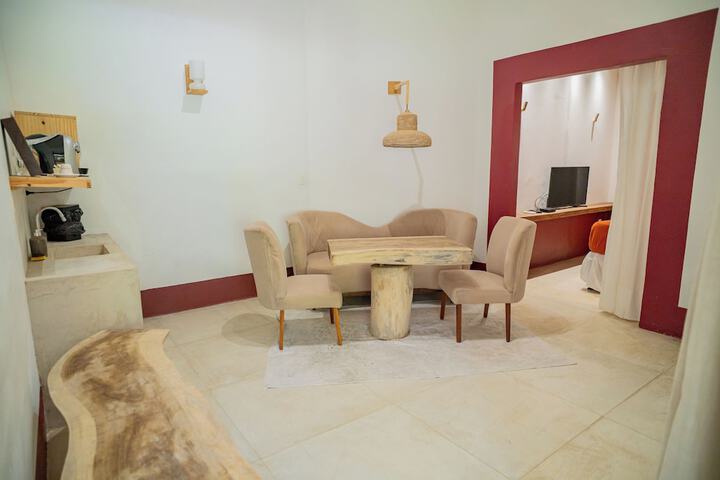Lounge 69 of 98