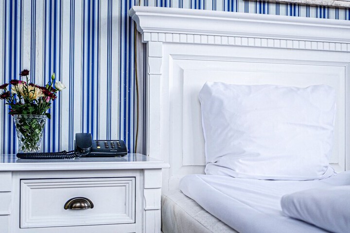Room 46 of 214