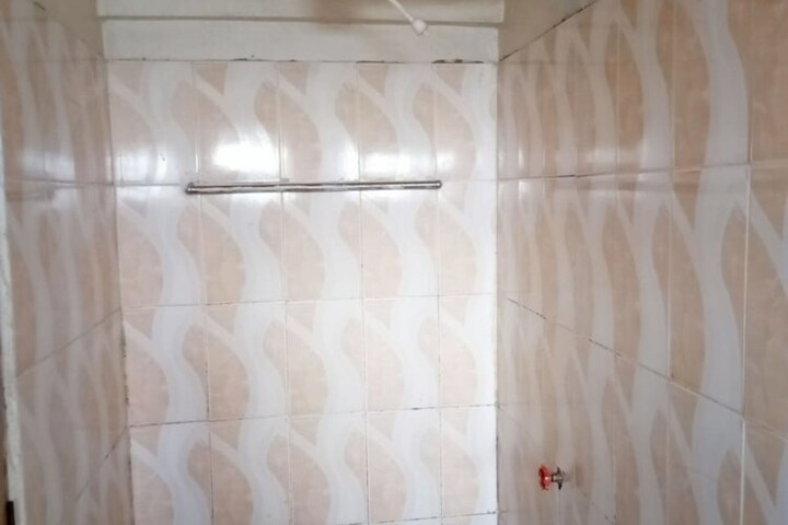 Room 6 of 9