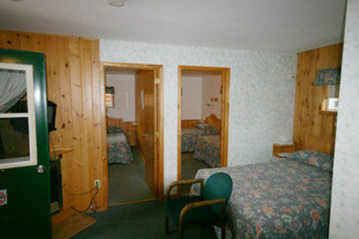 Room 10 of 42