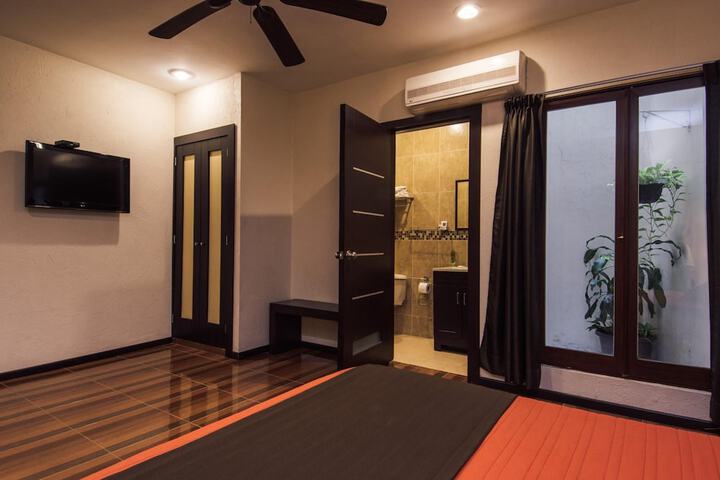Room 14 of 38