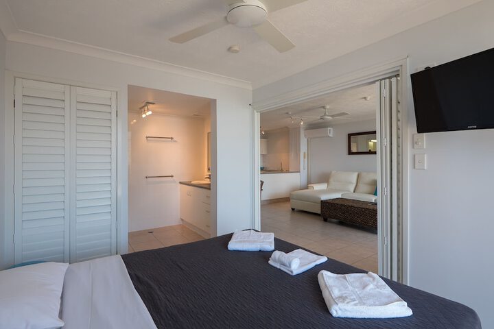 Room 5 of 37