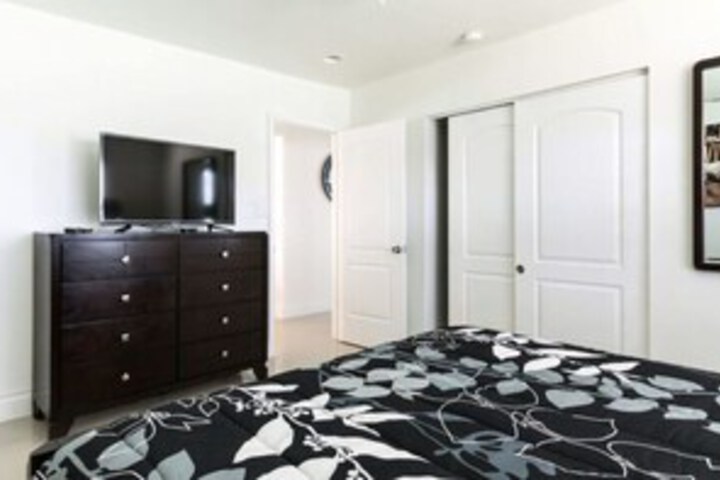 Room 8 of 30