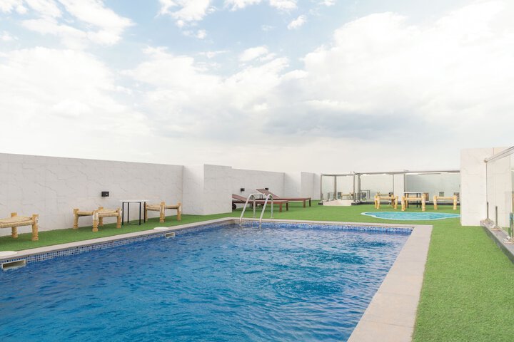 Pool 28 of 43