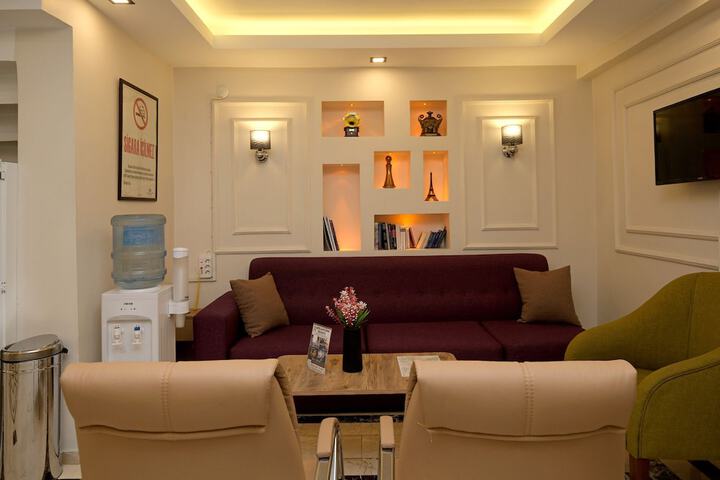 Entrance & Lobby
