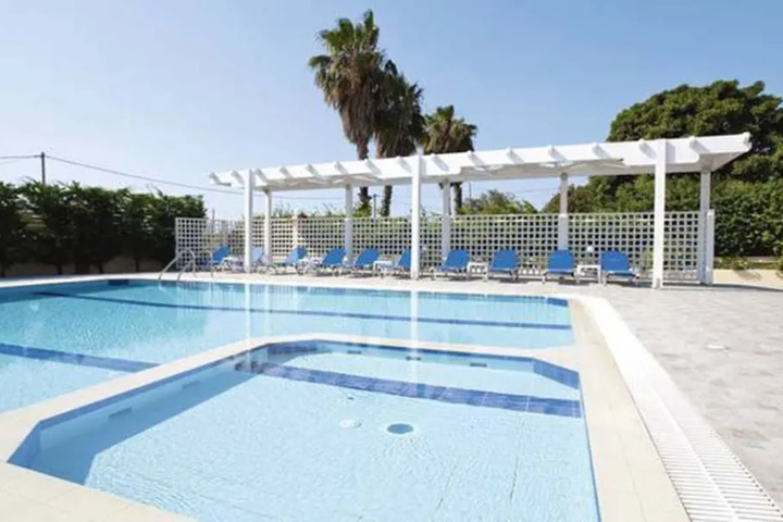 Pool 6 of 10