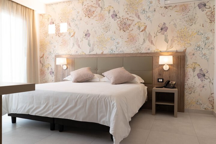 Room 3 of 26