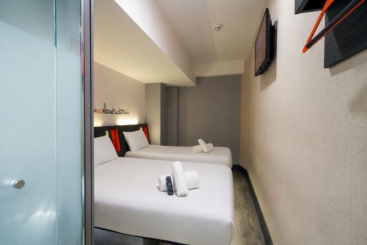 Room 49 of 59