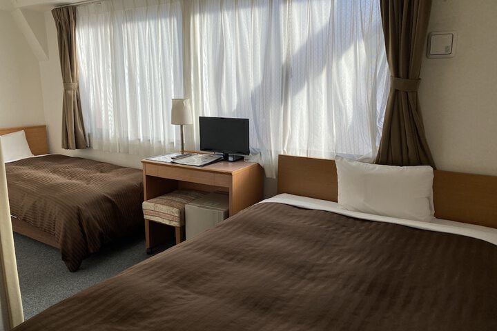 Room 13 of 99