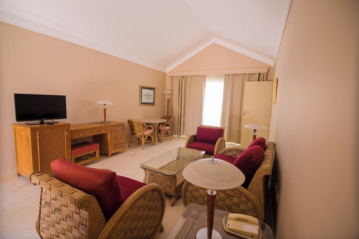 Room 35 of 125