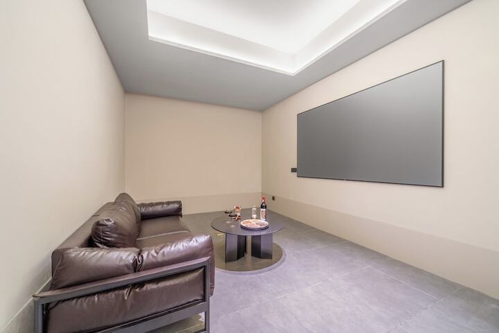 Hotel Interior 17 of 64