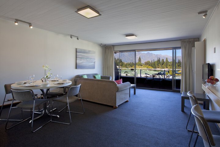 Room 14 of 74