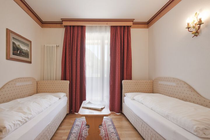 Room 10 of 148