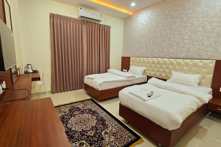 Room 12 of 24