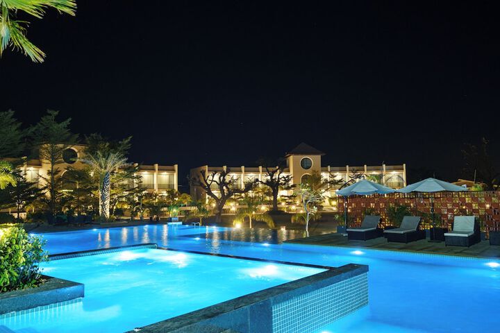 Pool 41 of 81