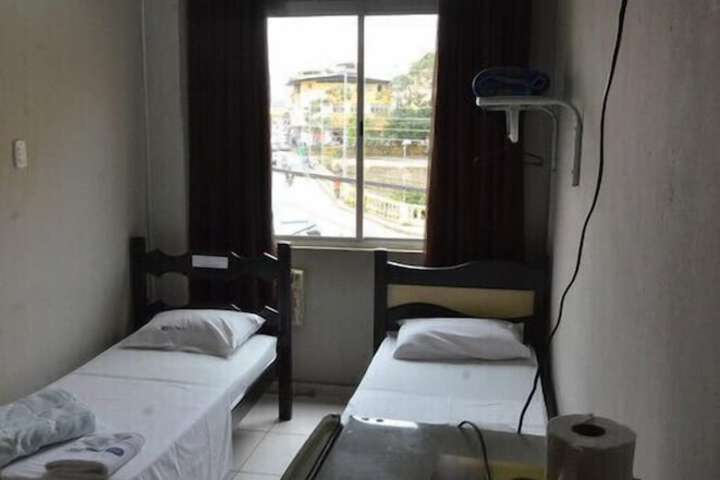 Room 16 of 27