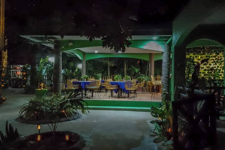 Dining 142 of 210