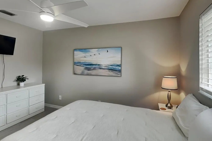 Room 3 of 11