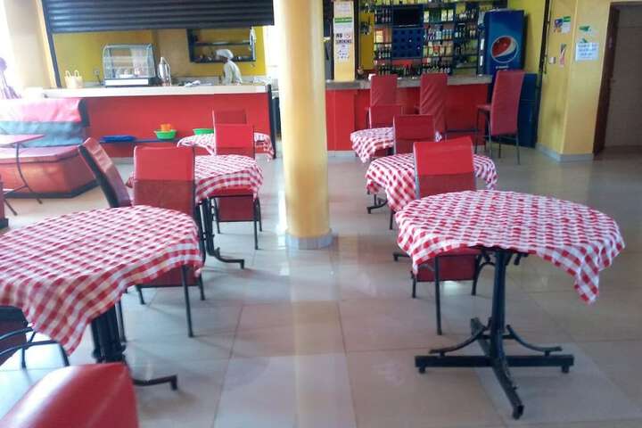 Dining 8 of 12