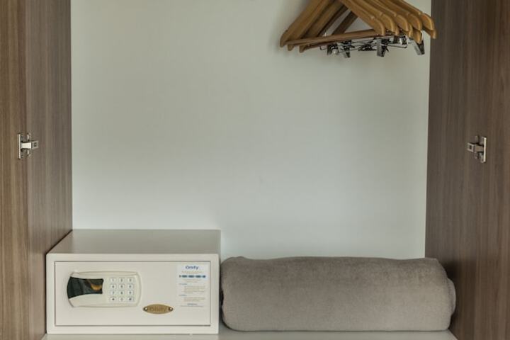 Room 10 of 41
