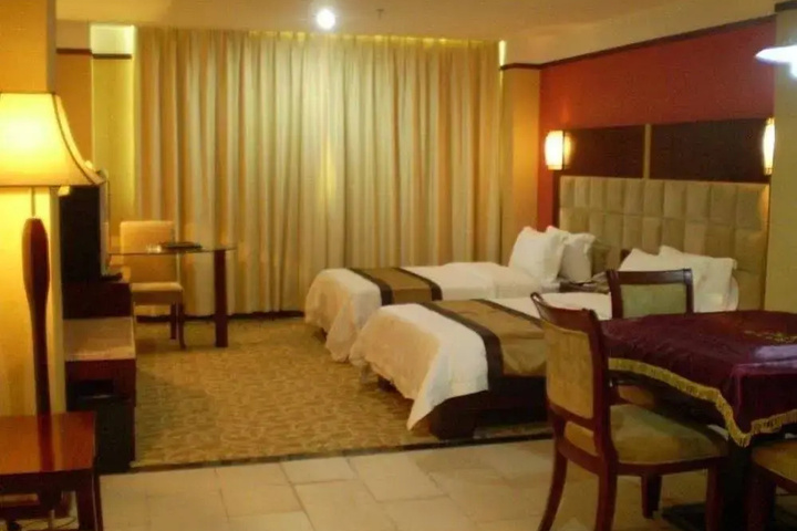 Room 5 of 11