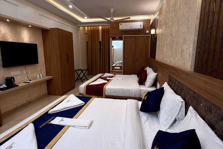 Room 10 of 25